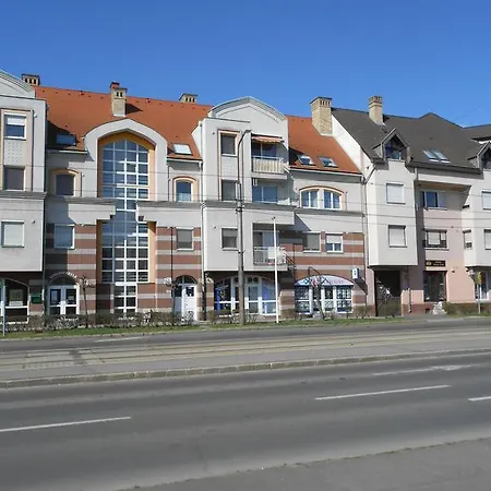 Apartman Márti 3 Bedroom *