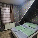 Marti 3 Bedroom דירה *
