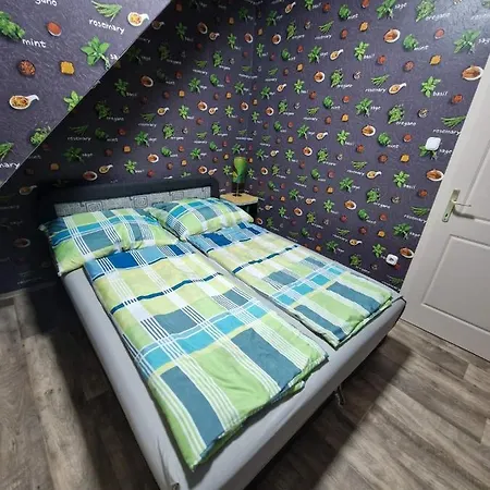 Marti 3 Bedroom 아파트 데브레첸