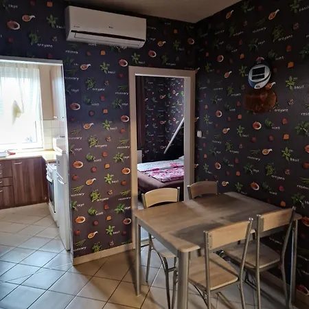 Marti 3 Bedroom Apartment Debrecen