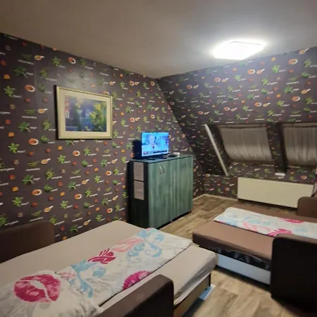 Márti 3 Bedroom Apartamento Debrecen