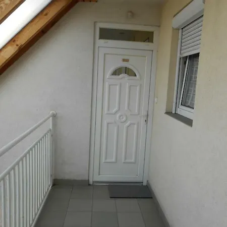 Marti 3 Bedroom Apartment Debrecen